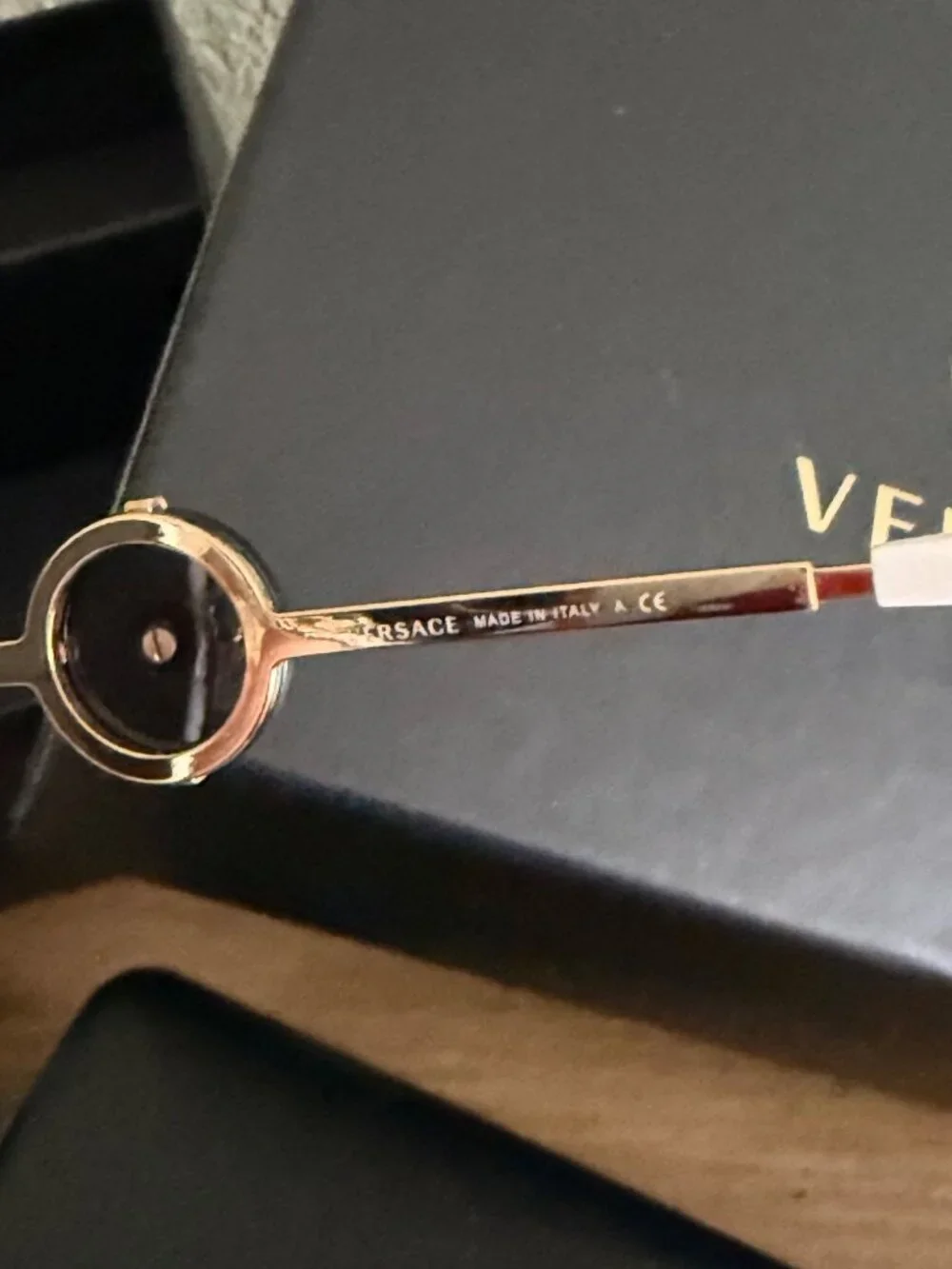 EUC auth. Versace unisex metal man oversized white/gold sunglasses (+box +strap)